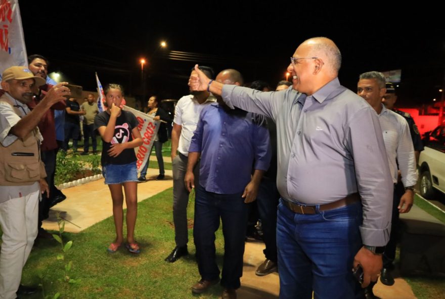 Prefeito Rogério inaugura Praça Joely Ferreira Barbosa, na Vila Redenção, e ressalta felicidade em entregar benefícios para a população de Goiânia
(Foto: Reprodução/ Jackson Rodrigues)