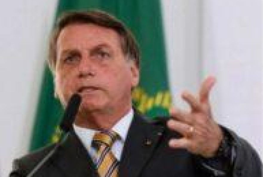 Bolsonaro Participa de Manifestação no Rio em Prol da Anistia e Impeachment de Lula