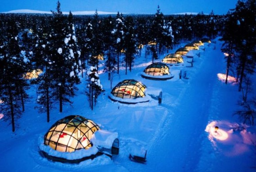 Kakslauttanen-Arctic-Resort-Igloos-681x383