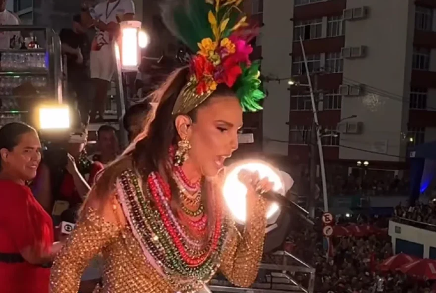 Ivete Sangalo chora em cima do trio e admite possibilidade de deixar o Carnaval