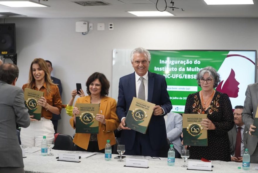 Governador Ronaldo Caiado e ministra da Saúde, Nísia Trindade, durante Inauguração do Instituto da Mulher, no Hospital das Clínicas da UFG (Foto: Hegon Corrêa)