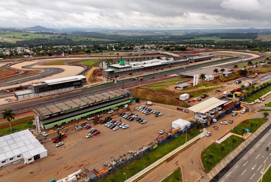 Obras-no-Autodromo-de-Goiania-reta-final_Secom-1536x1152