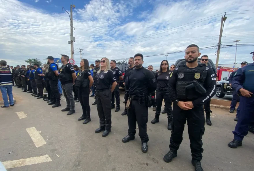 Lançamento da Operação Natal Integrado reuniu efetivo policial na região da Rua 44, em Goiânia (Foto: SSP)