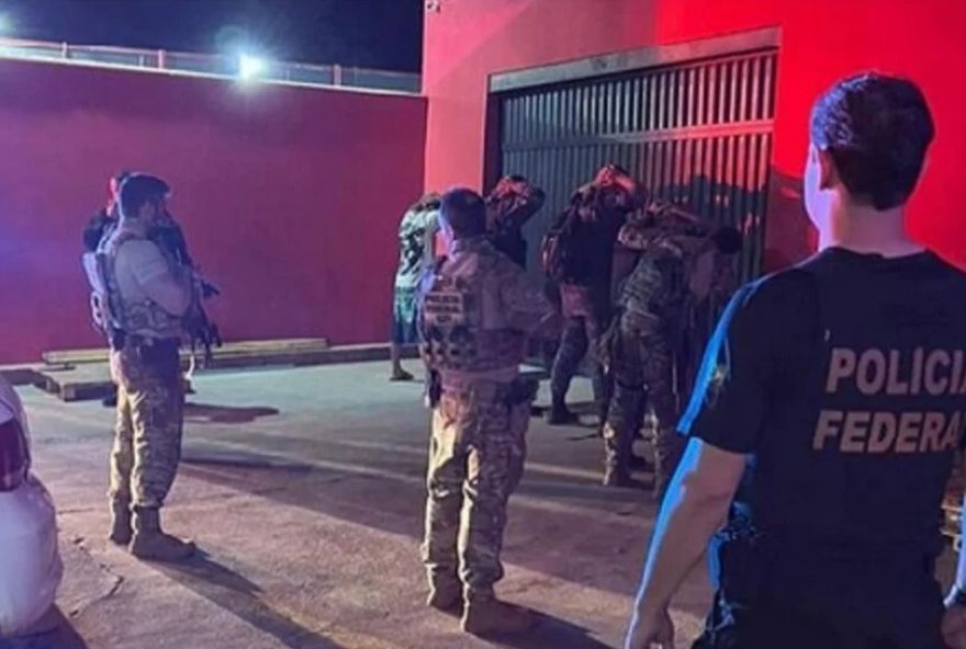 Ao total, três pessoas foram conduzidas à sede da Polícia Federal em Goiânia (Foto: Divulgação-PF)