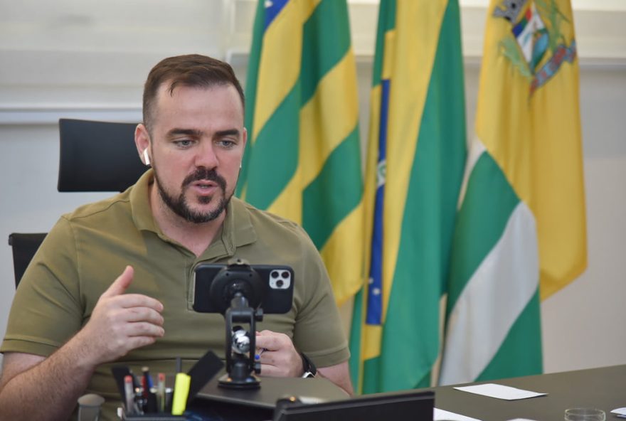 PREFEITO-FALA-SOBRE-A-SUSPENSÃO-DO-ESCALONAMENTO-FOTO-RODRIGO-ESTRELA-8-SITE