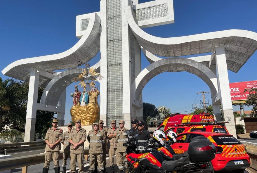 SECOM-GOVERNO-AMPLIA-APOIO-A-AROMARIA-DE-TRINDADE-BOMBEIROS-NO-PORTAL-DE-ENTRADA