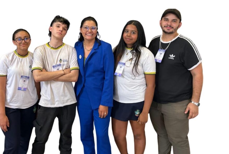 SEDUC_ESTUDANTES_CRIAM_SMARTWATCH_PARA_APOIAR_COLEAGAS_NEURODIVERGENTES-1215x683 (1)