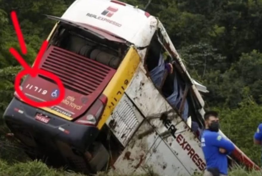 Em áudio enviado a um grupo em app de mensagem, o suposto motorista do onibus que se envolveu em um acidente na BR 153, diz que o veículo estava com problemas de freio.