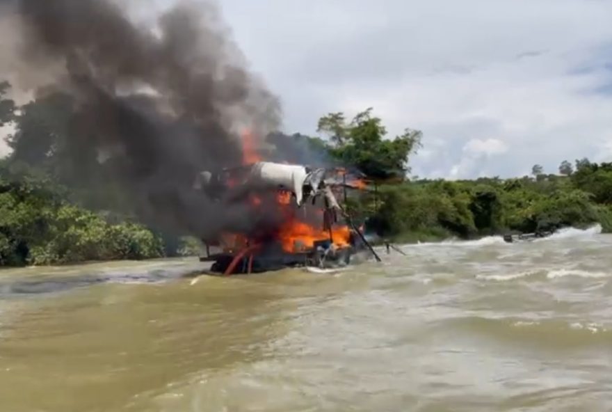 As oito pessoas presas são do Tocantins, Mato Grosso 3 Rondônia. Todos eles foram levados para a Polícia Federal. 