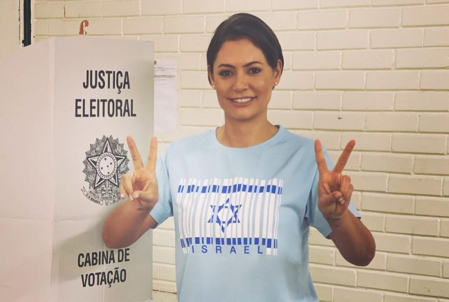 Michelle Bolsonaro não será presidente do Brasil, diz Lene Sensitiva