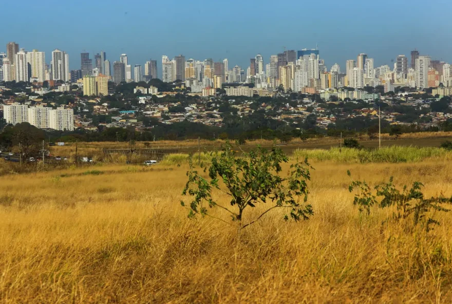 Goiânia já registra umidade relativa do ar em torno de 15%, quando o ideal mínimo é de 50% (Foto: Semad)