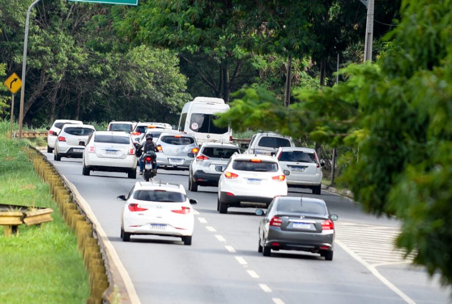 Este ano, os donos de veículos com placa final 1 e 2 puderam parcelar o IPVA em nove vezes, de janeiro a setembro (Foto: Arquivo)