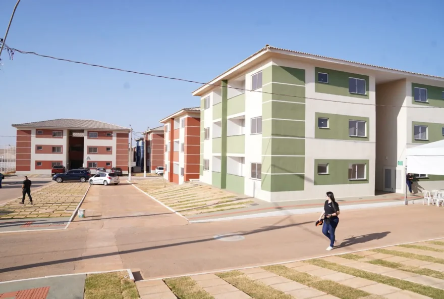 Residencial de apartamentos construídos com subsídios da modalidade Crédito Parceria (Foto: Edgard Soares)