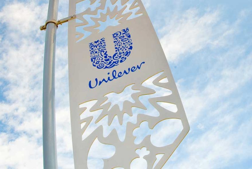 Unilever-office-sign-sky-background_tcm244-424797