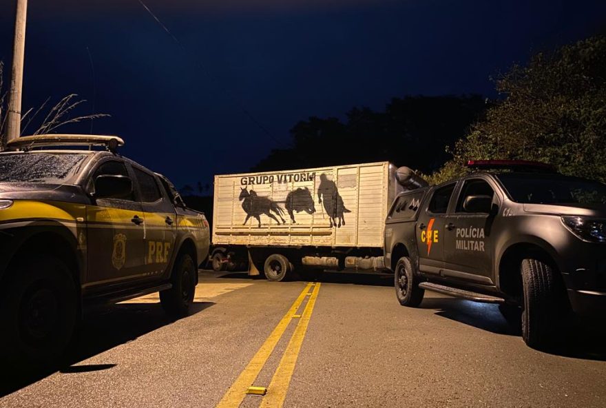 Caminhão que provocou acidente na BR-153 é encontrado mas motorista está foragido