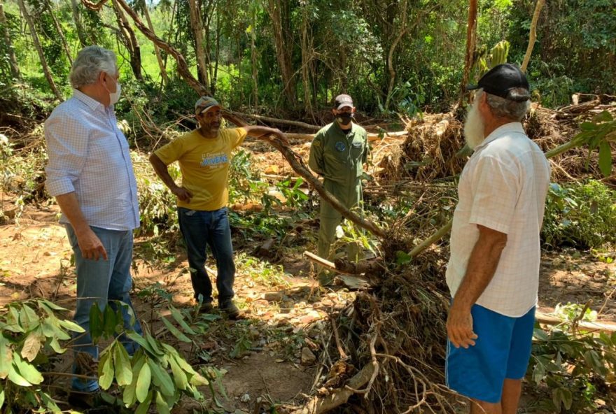 Caiado visita cidades afetas pelas fortes chuvas