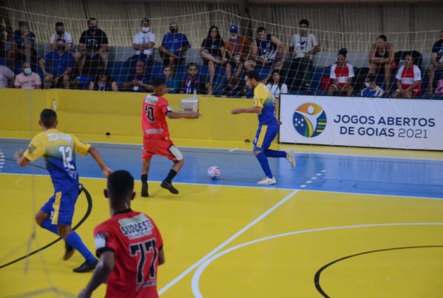 Delegação de Goiânia disputa fase classificatória dos Jogos Abertos de Goiás em quatro modalidades coletivas; futsal masculino e feminino, basquete masculino e feminino, handebol masculino, e voleibol masculino e feminino
(Foto: Mantovani Fernandes/Seel)