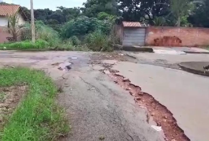 Moradores temem acidentes devido a má qualidade do asfalto / Foto: Arquivo pessoal