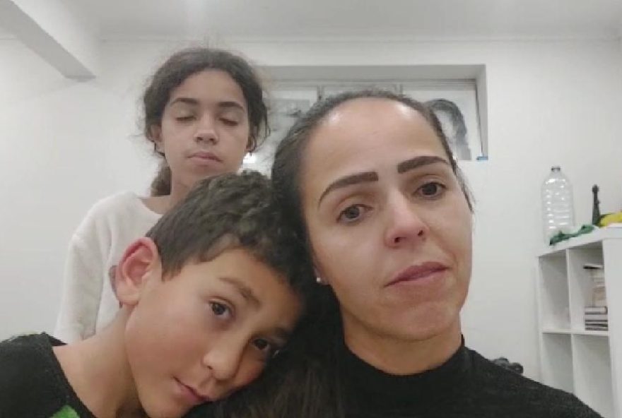 Alessandra aguardava a viagem para que os filhos conhecessem a família. (Foto: Arquivo pessoal)