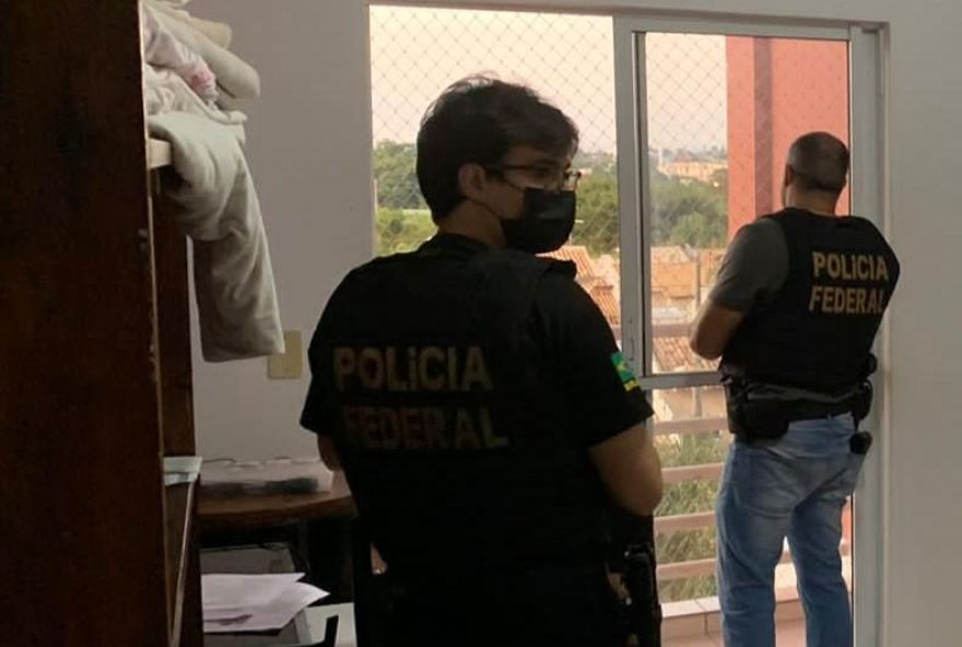 Polícias Federais durante operação Filho de Nereu (Foto: Divulgação/PF)