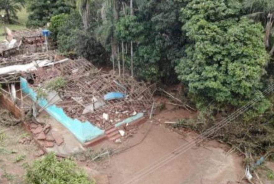 Mais de 21 casas foram destruídas em Lagolândia, ano passado (Foto: Divulgação/Enel Goiás)