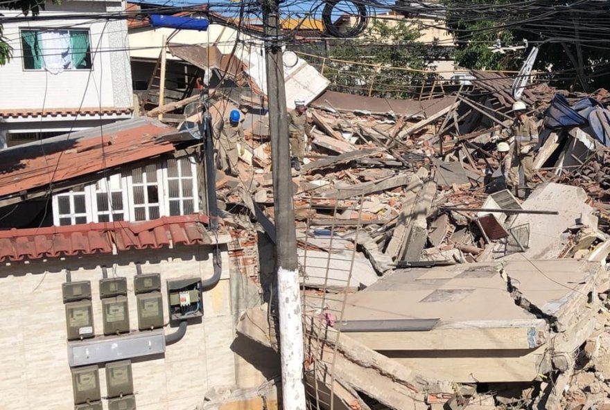 Prédio desabou em Vila Velha (ES) ( Foto: Reprodução: TV Gazeta)