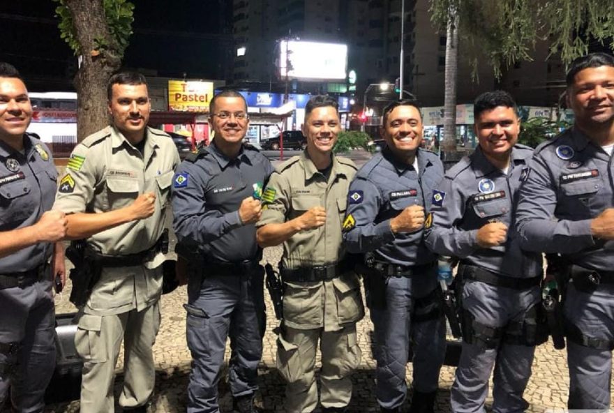 Militares realizam show em praça de Caldas Novas. (Foto: Divulgação PM-GO)