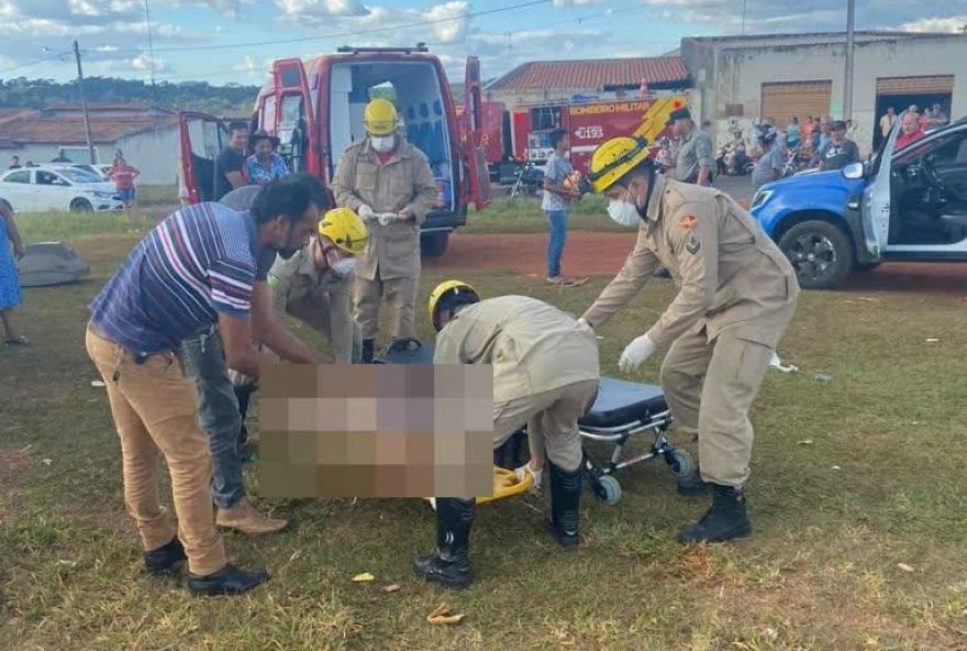 Jovem morre após tentar resgatar pipa de fiação elétrica, em Inhumas (Foto: Divulgação / Corpo de Bombeiros)