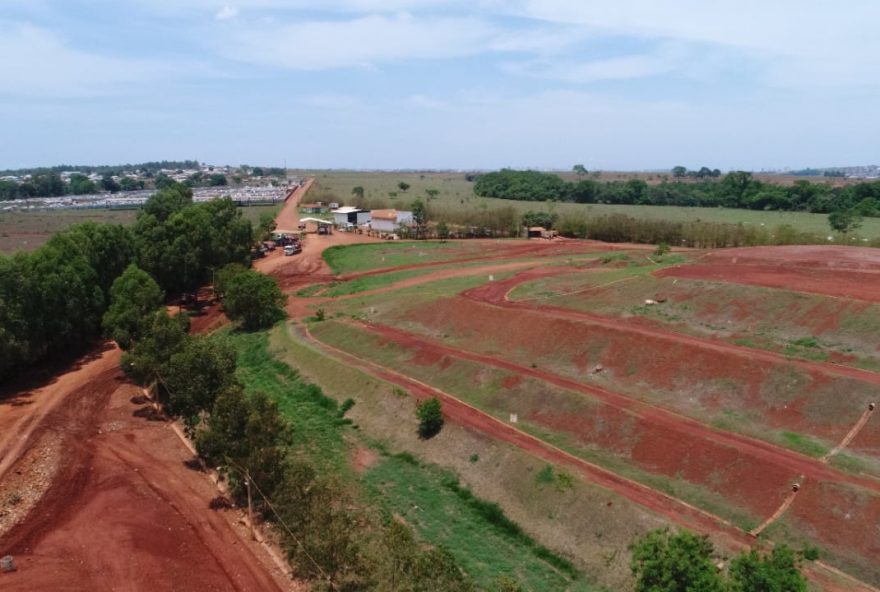 Aterro sanitário é exemplo para outros municípios. Expertise faz com que cidade lidere projeto de criação de um consórcio para a gestão dos resíduos sólidos domésticos. (Foto: Renato Lopes/Prefeitura de Anápolis)