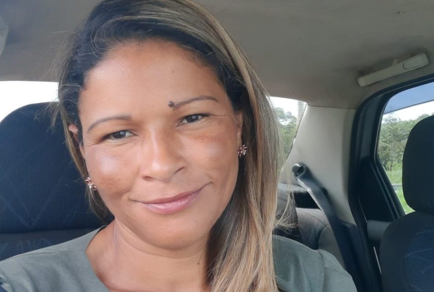 Paula conta que já foi intimada pela Justiça duas vezes por fazer críticas a gestão municipal. (Foto: Reprodução/Arquivo pessoal)