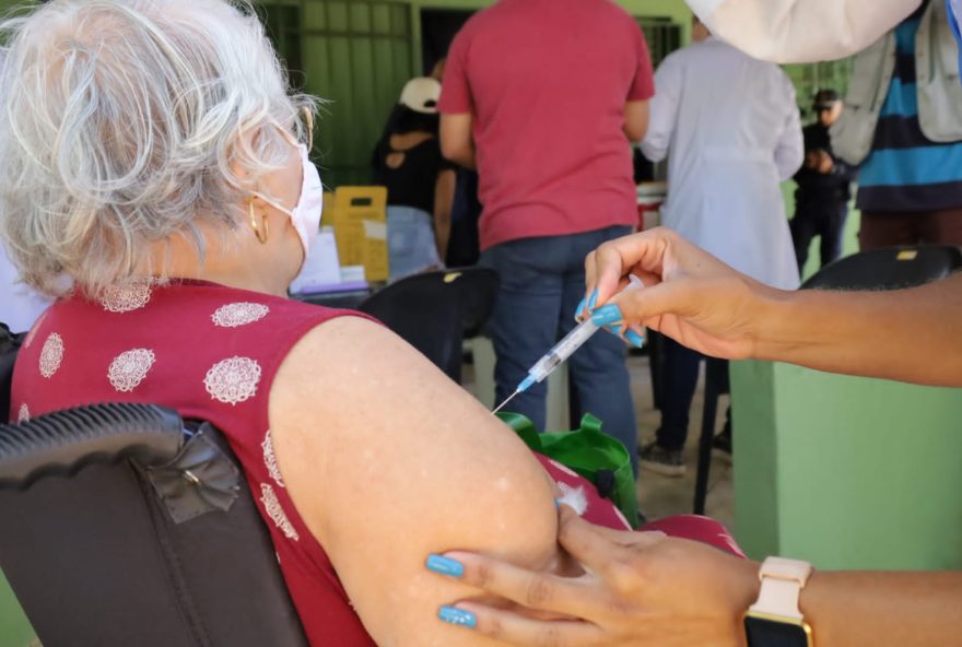 População adulta e infantil pode se imunizar contra a doença. (Foto: Divulgação/Prefeitura de Goiânia)