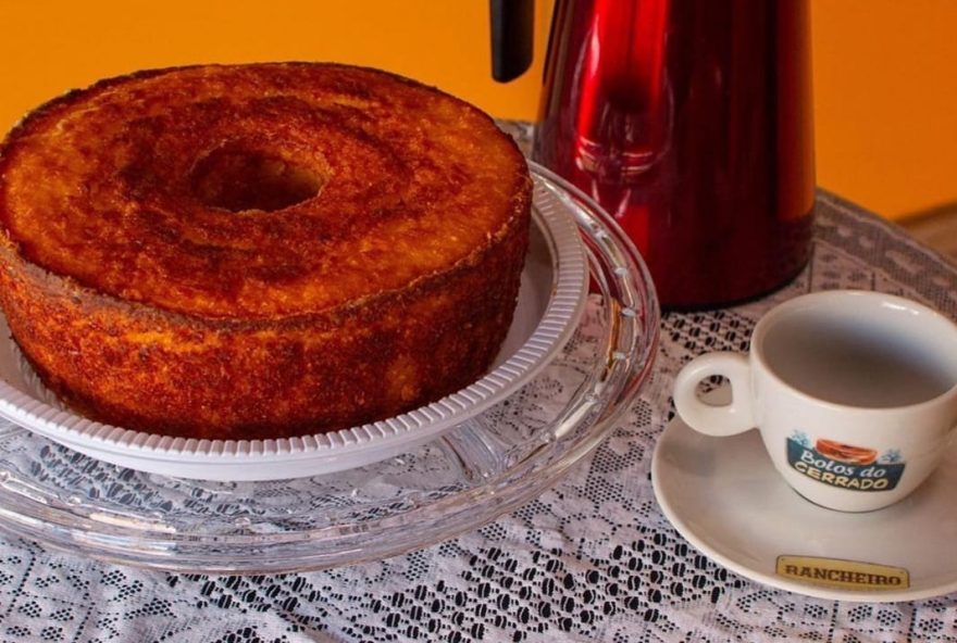 Bolo de Milho tem todos os ingredientes com altas assustadoras. Um pequena é encontrado por R$ 25 em Goiânia. (Foto: Reprodução/Instagram)