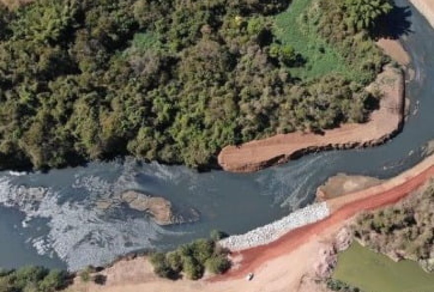 Em outubro do ano passado, um outro procedimento investigatório chegou a ser instaurado para apurar denúncia de lançamento de entulho no mesmo rio. (Foto: Divulgação/PCGO)