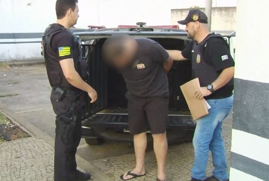 Polícia cumpre 22 mandados de prisão contra suspeitos de aplicar golpe do novo número (Foto: Reprodução / TV Anhanguera)