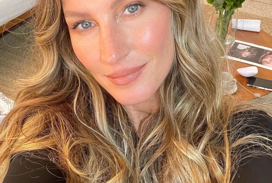 Gisele está divorciada oficial desde o fim de outubro, quando comunicou o término do casamento com o jogador de futebol americano Tom Brady após 13 anos de união. (Foto: Reprodução/Instagram)