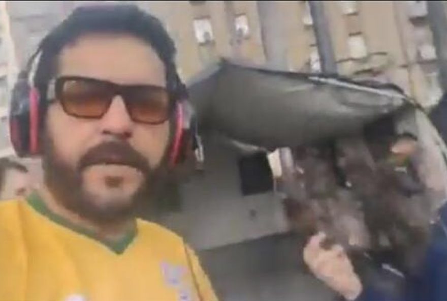 Bolsonarista divulga 'intervenção militar' e juíza desmente ao vivo