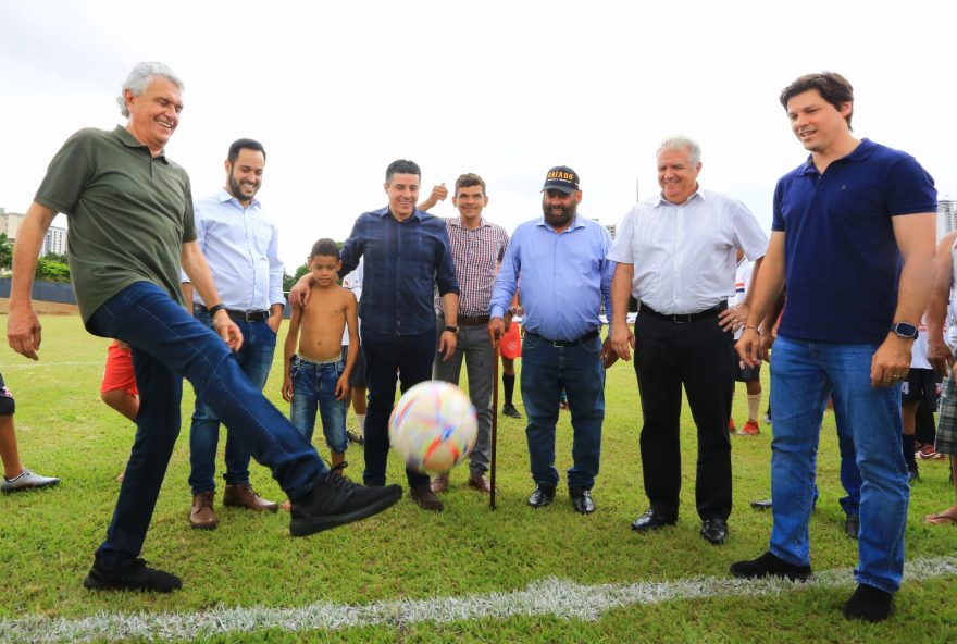 Caiado entrega Praça Esportes do Setor Pedro Ludovico, em Goiânia