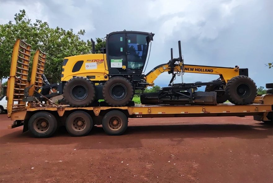 Goinfra envia mais 12 máquinas para reforçar frentes de serviço no Nordeste goiano (Fotos: Goinfra)