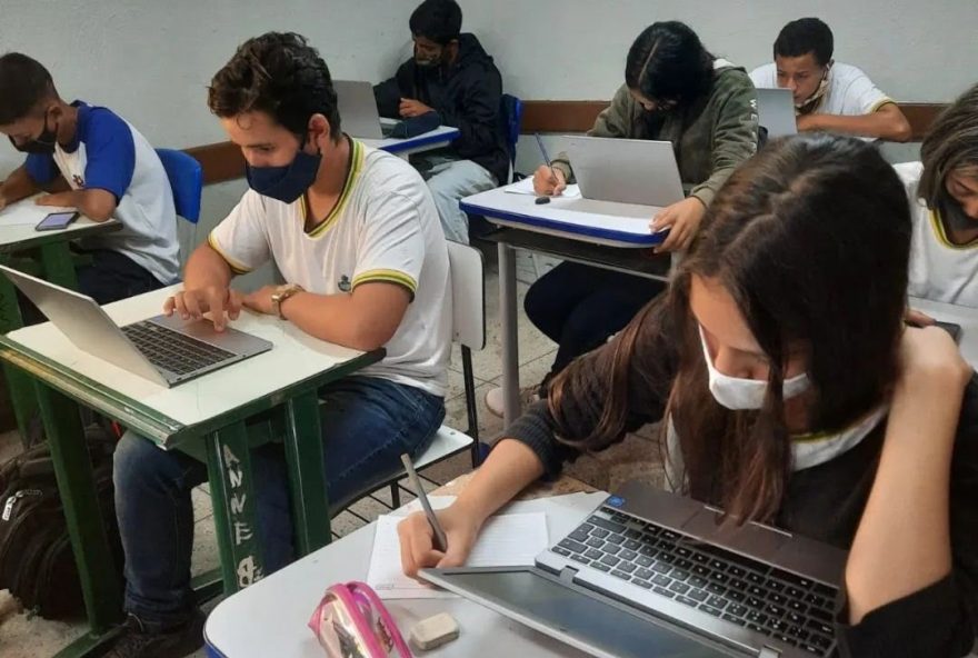 Governo de Goiás investe mais de R$ 328,2 milhões na aquisição de 123 mil chromebooks para alunos da rede estadual de ensino(Foto:Seduc)