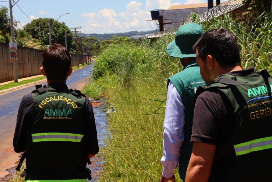 Fiscalização da Agência Municipal do Meio Ambiente (Amma) no Residencial Itamaracá. (Reprodução/Paulo José)