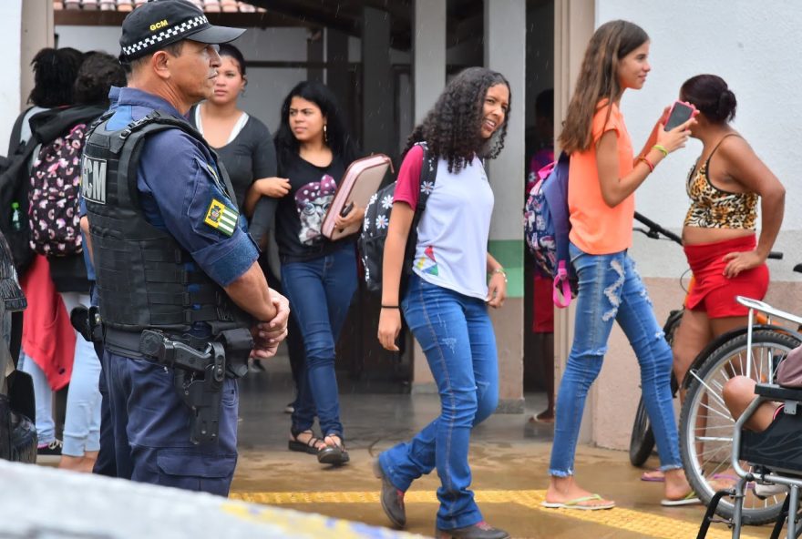 Gcm faz segurança nas escolas