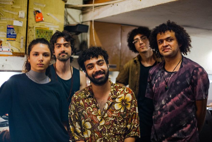 Banda goiana Chá de Gim lança nova música com parceria