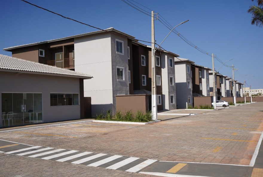 Conjuntos habitacionais que receberam recursos do Governo de Goiás: não há cobrança de qualquer tipo de taxa pela Agehab 
(Foto: Octacílio Queiroz
/Construtoras)