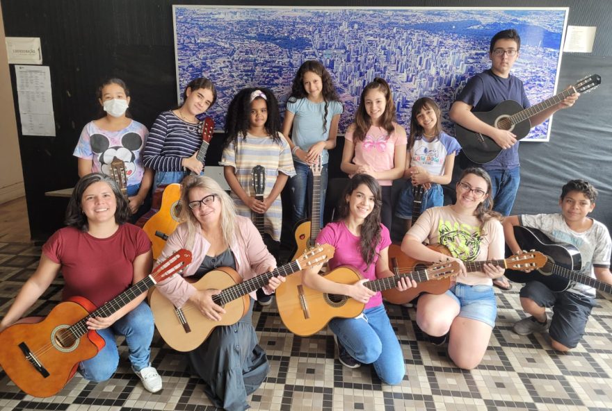 Prefeitura de Goiânia abre inscrições para cursos gratuitos de formação musical no Grande Hotel: violão, violino, viola clássica, musicalização, canto coral, canto popular, acordeom e teclas compõem as modalidades ofertadas às pessoas a partir de 09 anos de idade