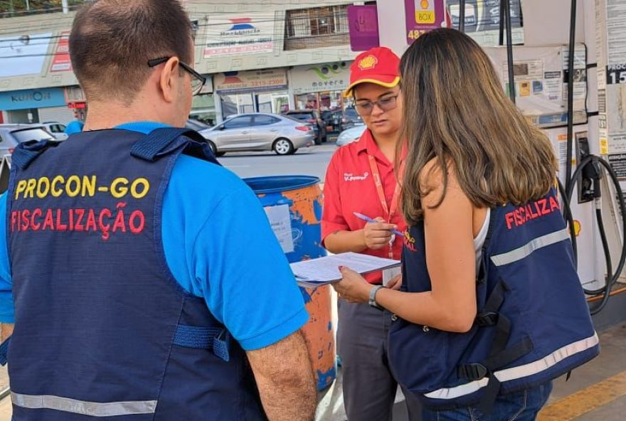 Sete postos são notificados por aumento no preço dos combustíveis