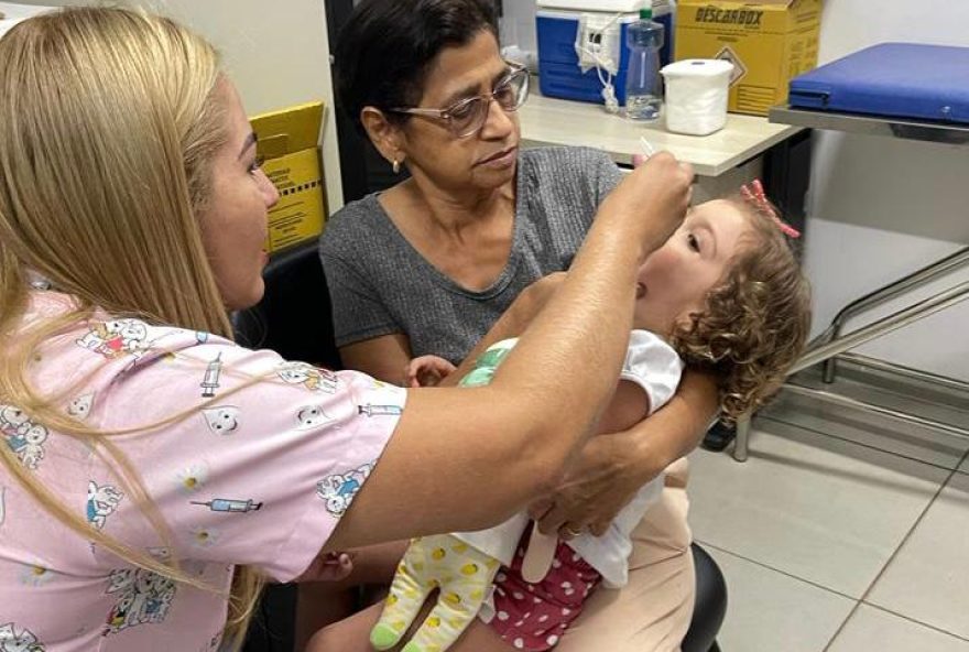 Testagem ampliada é ofertada em cinco regiões da capital, com dois pontos por dia. Vacinação contra Covid-19, Influenza e de rotina está disponível em duas unidades, em regime de plantão, até quarta-feira às 14h.