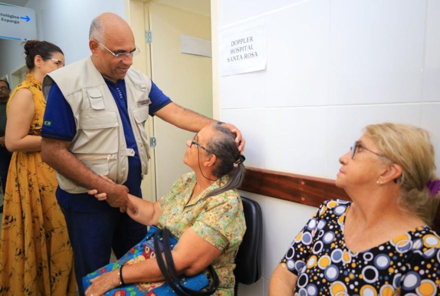 Prefeito Rogério Cruz abre 3ª edição do Programa Saúde Mais Perto de Você, na Região Oeste de Goiânia, neste sábado (25/02): estão previstas mais sete edições do programa, contemplando todos os bairros da capital. (Foto: Reprodução/Secom)