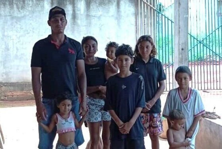 Família com 7 crianças fica desabrigada após chuvas em Aparecida