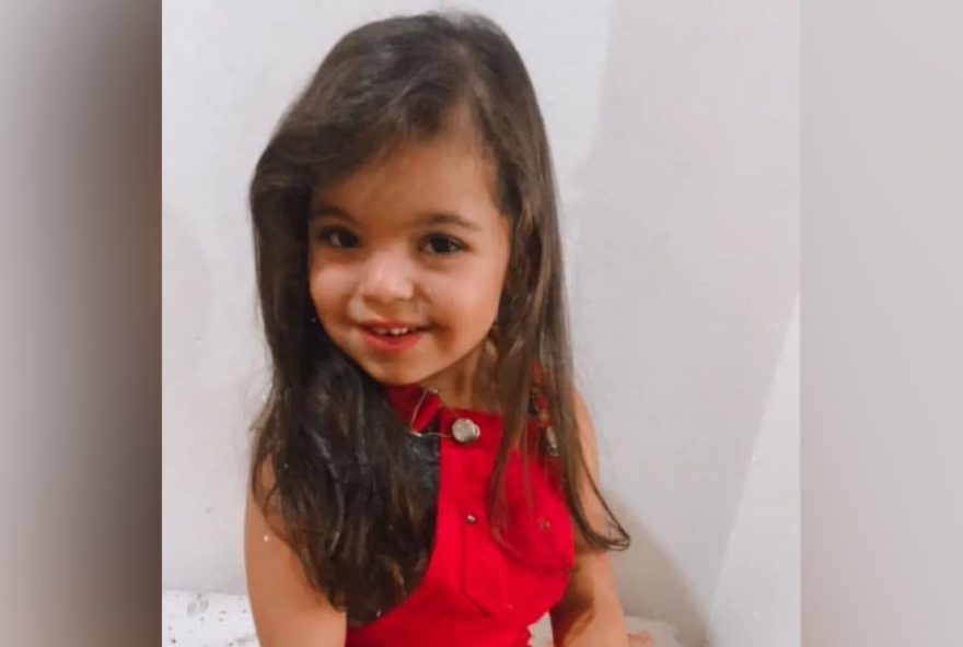 Pequena Maria Emanuelly Braz de Jesus Silva, de 6 anos (Reprodução/Facebook)