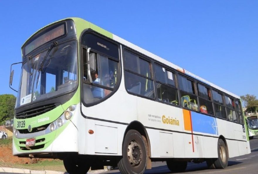 Meia tarifa em transporte público